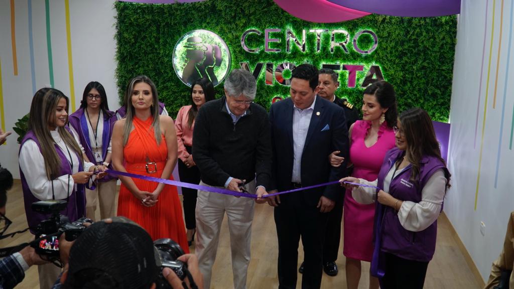 ALCALDÍA DE CUENCA Y EL MINISTERIO DE LA MUJER Y DERECHOS HUMANOS INAUGURAN CENTRO VIOLETA EN CUENCA