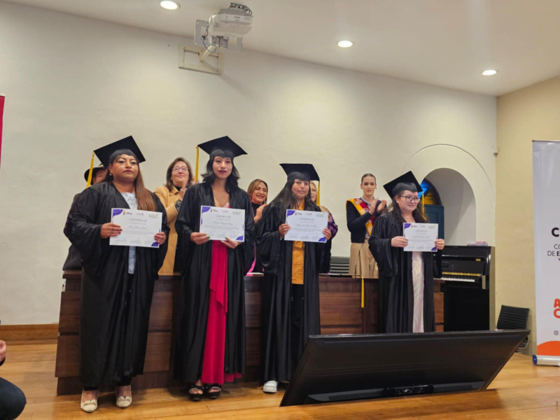 Con el propósito de fortalecer la autonomía económica de mujeres que enfrentan situaciones de violencia, la Coordinación de Equidad Social y de Género del Municipio de Cuenca, en colaboración con el Fondo Ecuatoriano Populorum Progressium (FEPP), concluyó con éxito el ciclo de talleres del Eje Económico del Fondo Violeta. Esta iniciativa benefició a 41 mujeres residentes de las parroquias Sinincay, Cumbe y Cuenca.
