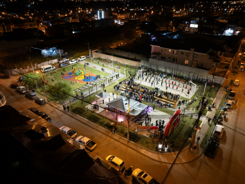 La Alcaldía de Cuenca inauguró el Parque Víctor Tinoco, una nueva área recreativa ubicada en la parroquia El Batán, concebida para fortalecer la convivencia ciudadana, promover el deporte y ampliar los espacios públicos de calidad para las familias cuencanas.