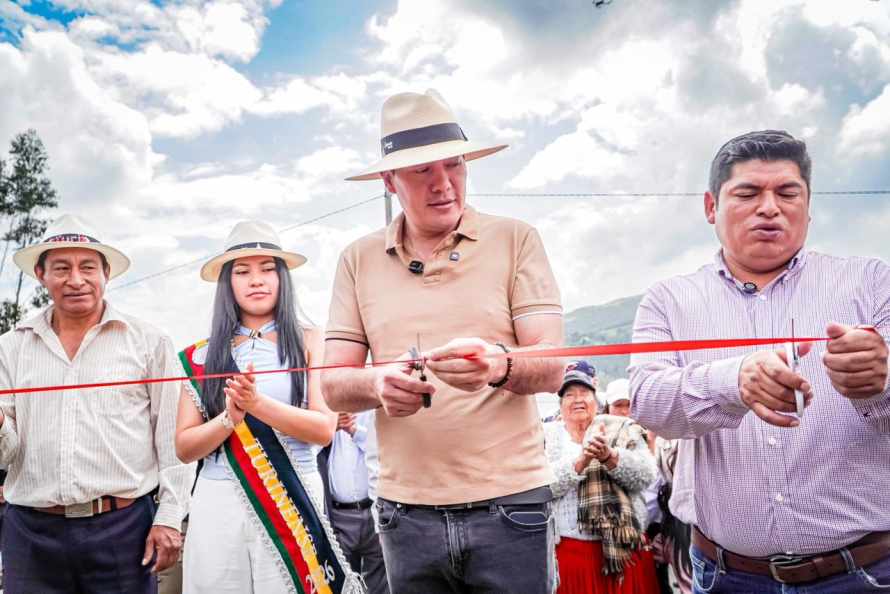 Cuenca fortalece su conectividad rural con la inauguración de la vía 5 Esquinas – Corazón de Jesús en Turi valorada en 706.172,78