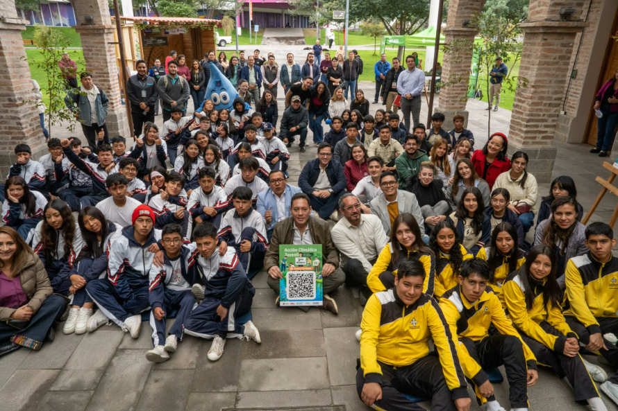 En el parque La Libertad, el Municipio de Cuenca, realizó el lanzamiento oficial de la tercera ronda del programa Acción Climática Juvenil Amor por Cuenca, una iniciativa impulsada por el Municipio de Cuenca, en el marco del “Youth Climate Action Fund de Bloomberg Philanthropies”. 