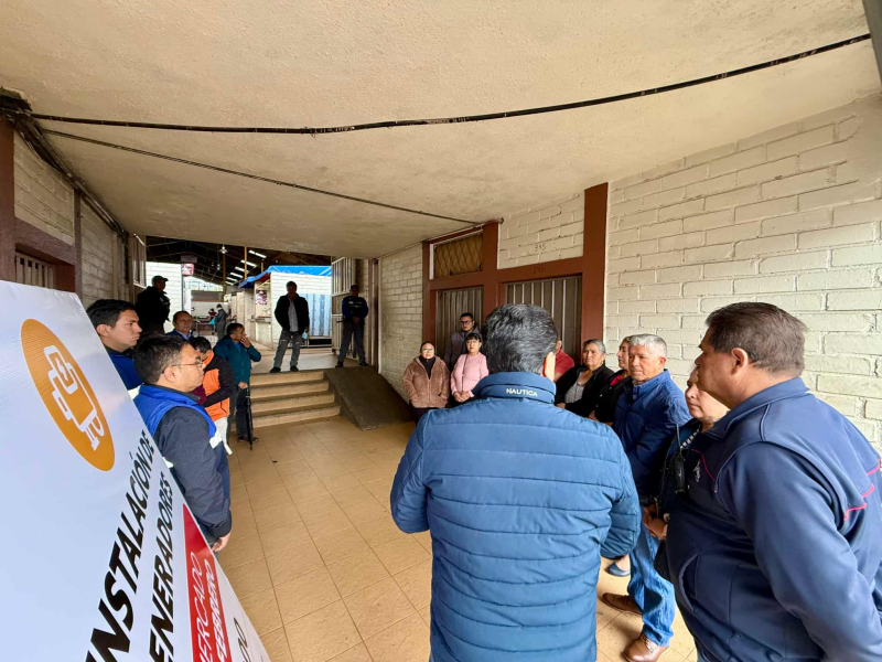 Alegría y entusiasmo fueron los sentimientos exteriorizados por los comerciantes ante los inicios de las obras civiles y eléctricas para el suministro e instalación de los sistemas de generación de energía eléctrica de respaldo para los mercados El Arenal, 27 de febrero y Centro de Compras 9 de Octubre y de la estación de transformación para el mercado 27 de Febrero.