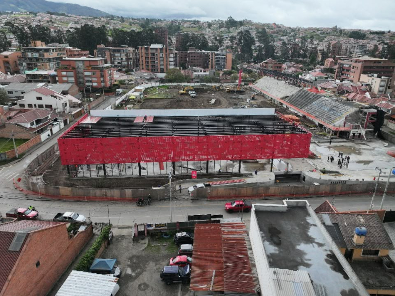Complejo Deportivo de Cazhapata registra un avance del 47% y estará listo en septiembre