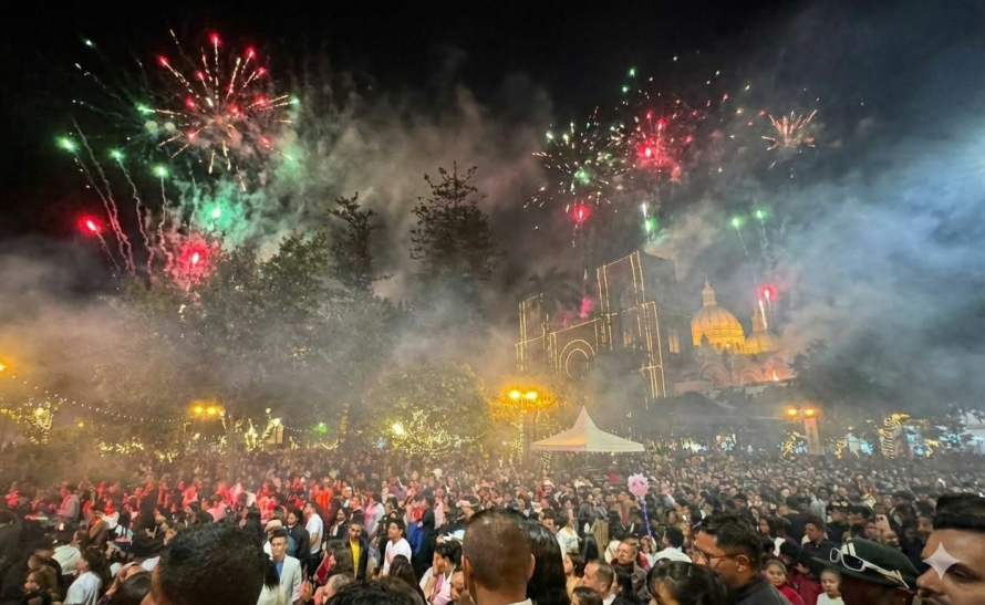 Con el objetivo de garantizar la seguridad, la movilidad y la convivencia ciudadana durante el feriado de Navidad y Fin de Año 2025, la Dirección de Gestión de Riesgos del GAD Municipal de Cuenca ha puesto en marcha un plan interinstitucional de prevención, preparación y respuesta, en coordinación con las entidades de la Corporación Municipal y los organismos operativos del Gobierno Central en territorio.