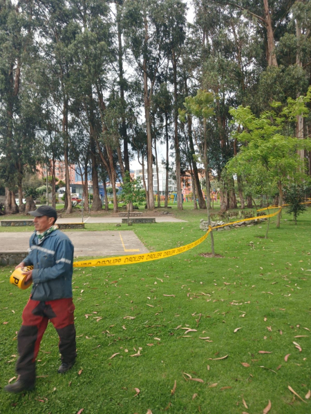 La Empresa Pública Municipal de Aseo de Cuenca - EMAC EP informa a la ciudadanía que, en cumplimiento del Plan Operativo Anual (POA) 2025, se pone en marcha el servicio de retiro de árboles en el área urbana de la ciudad, con la respectiva socialización, antes de las intervenciones. 