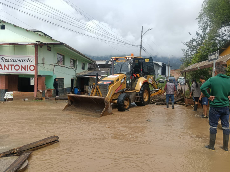 Municipio realiza limpieza de  tres zonas afectadas por las lluvias