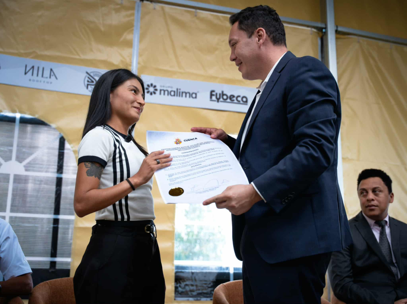 ETAPA EP reconoció a la atleta cuencana Paula Torres, ganadora de la medalla de bronce en el Campeonato Mundial de Atletismo en Tokio 2025, en la prueba de 35 km Marcha.