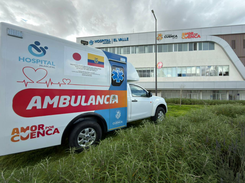 Con el objetivo de fortalecer la atención de emergencias médicas y optimizar la articulación con los servicios de salud del cantón, la Fundación Municipal de la Mujer y el Niño de Cuenca, incorporará a su red de atención una nueva ambulancia totalmente equipada, donada por el programa APC de la Embajada del Japón en la República del Ecuador.