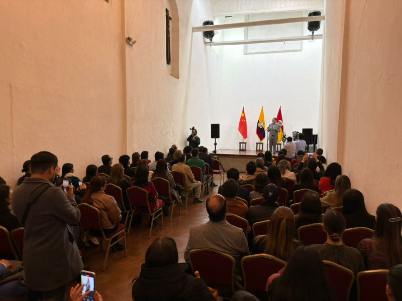La develación de una placa conmemorativa en el parque El Dragón, el develamiento de un Guerrero de Terracota, exposiciones de pintura, caligrafía y cerámica, son parte de las actividades cumplidas este martes en el marco de la Semana Cultural de China 2026, impulsada por el Municipio de Cuenca, a través de la Dirección de Relaciones Internacionales y Cooperación. El objetivo  es fortalecer los vínculos culturales, académicos y diplomáticos entre Cuenca y la República Popular China.
