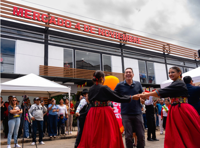 Con actividades para toda la ciudadanía se celebró hoy, sábado 08 de noviembre de 2025, los dos años de creación del mercado 4 de Noviembre de la parroquia Ricaurte, ubicado en las calles Alfonso Bernal e Isabel Guambaña.