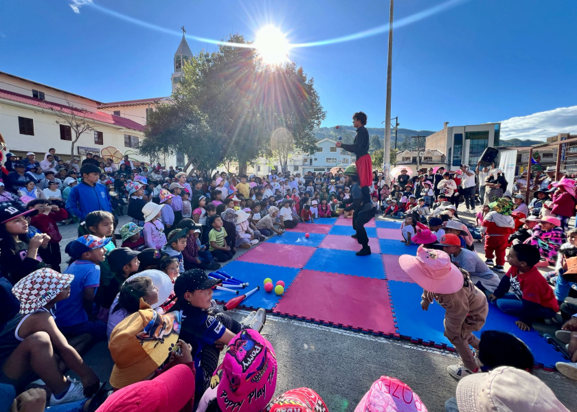 Alcaldía de Cuenca y Acción Social Municipal inician “Navidar con Amor 2025” con agasajos navideños para las 21 parroquias de Cuenca.