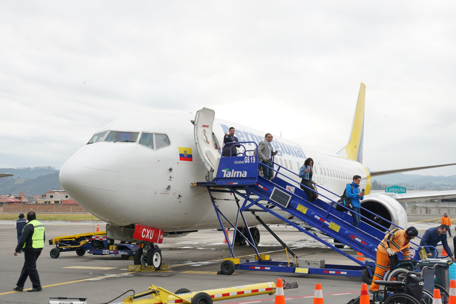 Aeroregional retoma las operaciones en el aeropuerto “Mariscal La Mar de Cuenca”.