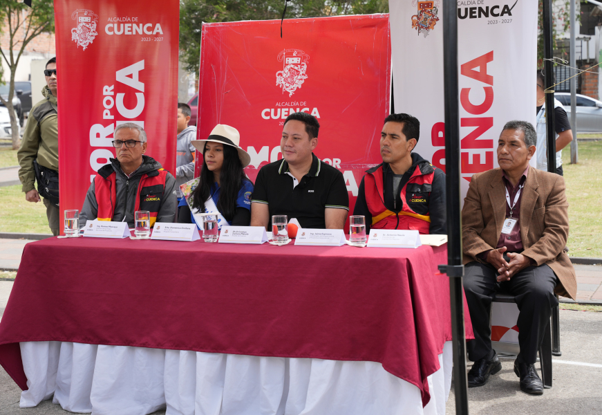 Alcalde Cristian Zamora inaugura obras  de repavimentación en Quinta Chica