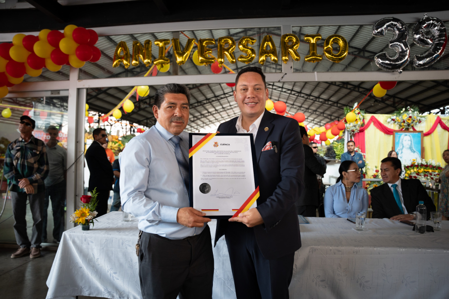 Mercado 12 de Abril, conmemoró 39 años