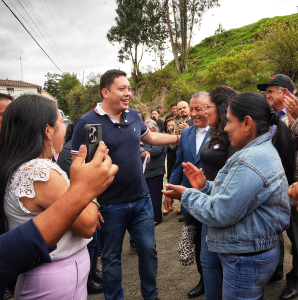 Más de 350 habitantes de los sectores Santa María, Negas El Cruzado y Mirador de la parroquia Llacao se benefician con el sistema de alcantarillado sanitario, inaugurado por la Alcaldía de Cuenca, a través de ETAPA EP, como parte de las 101 propuestas del alcalde Cristian Zamora.