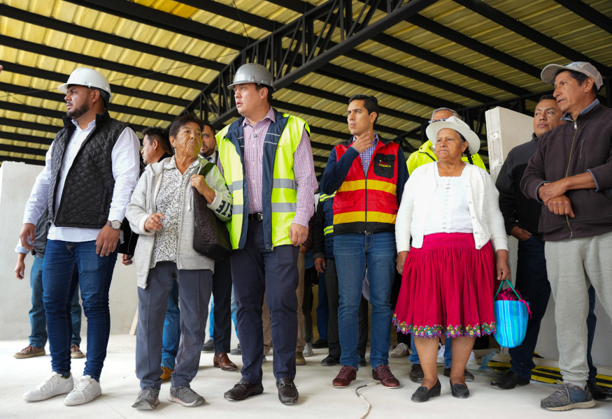 Alcalde Cristian Zamora constata avance de obras municipales en diversos sectores