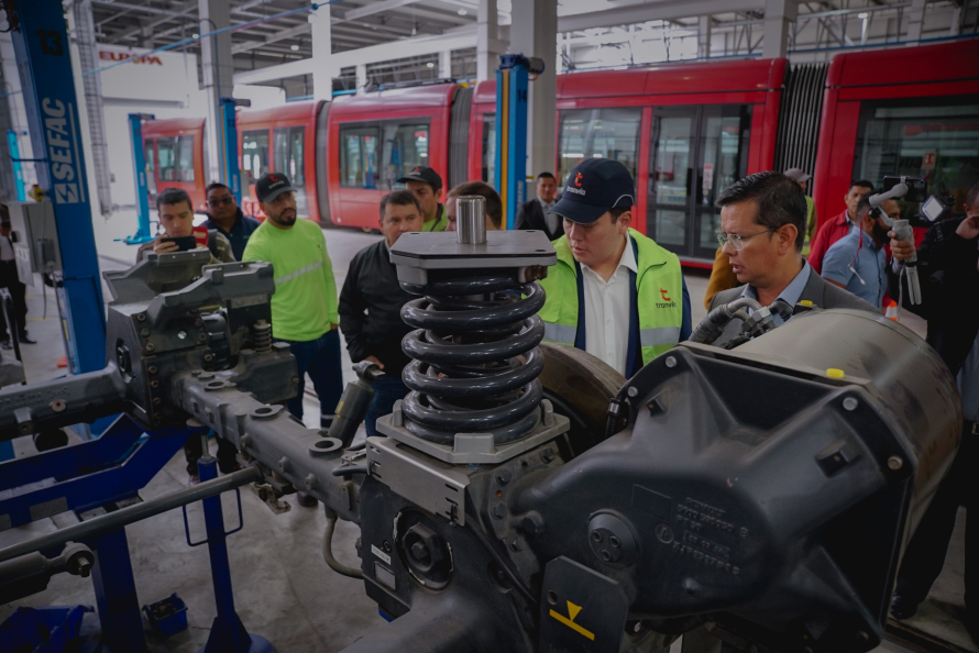 La Unidad del Ejecutora del Proyecto Tranvía de la ciudad de Cuenca, firmó el contrato para la “Adquisición  de Repuestos para el Mantenimiento de los Sistemas ALSTOM, requeridos para la funcionalidad de las unidades CITADIS 302 del Tranvía de Cuenca”. El monto asciende a USD 2´516.900,38 (Dos millones quinientos diez y seis mil novecientos dólares con 38/100).