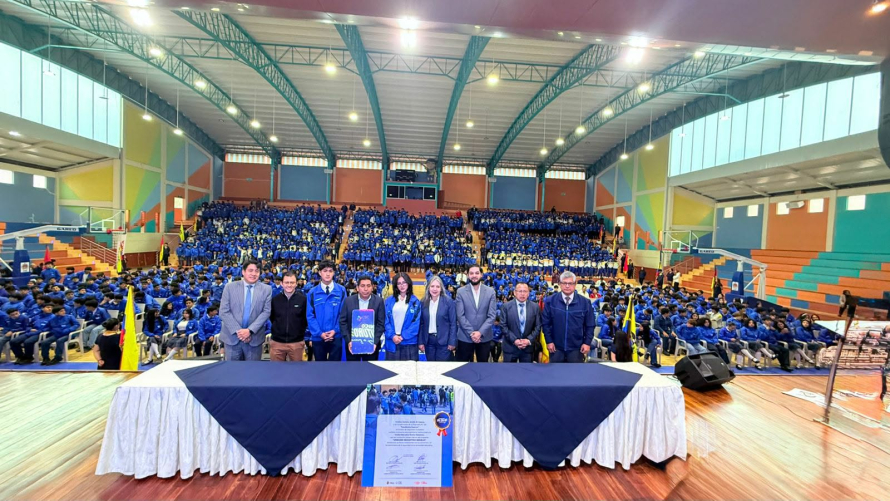 Cumpliendo con la Propuesta 66 – Estudiantes Seguros, planteada por el alcalde Cristian Zamora, el Consejo de Seguridad Ciudadana (CSC) ejecuta el programa “Unidades Educativas Seguras”, mediante el cual se realizó la instalación de un sistema de alarma comunitaria en la UE. Técnico Salesiano, convirtiéndose en la primera institución beneficiaria de este proyecto.