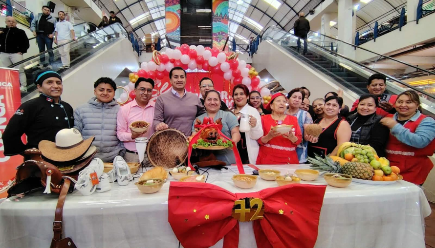 Uno de los espacios patrimoniales y comerciales más emblemáticos de Cuenca, el mercado 10 de Agosto celebrará este lunes 10 de agosto su 72 aniversario con una amplia agenda de actividades cívicas, culturales, artísticas y gastronómicas, que busca rendir homenaje a décadas de historia, reconocer el esfuerzo de sus comerciantes e invitar a la ciudadanía a disfrutar de uno de los principales destinos turísticos y culinarios de la ciudad.