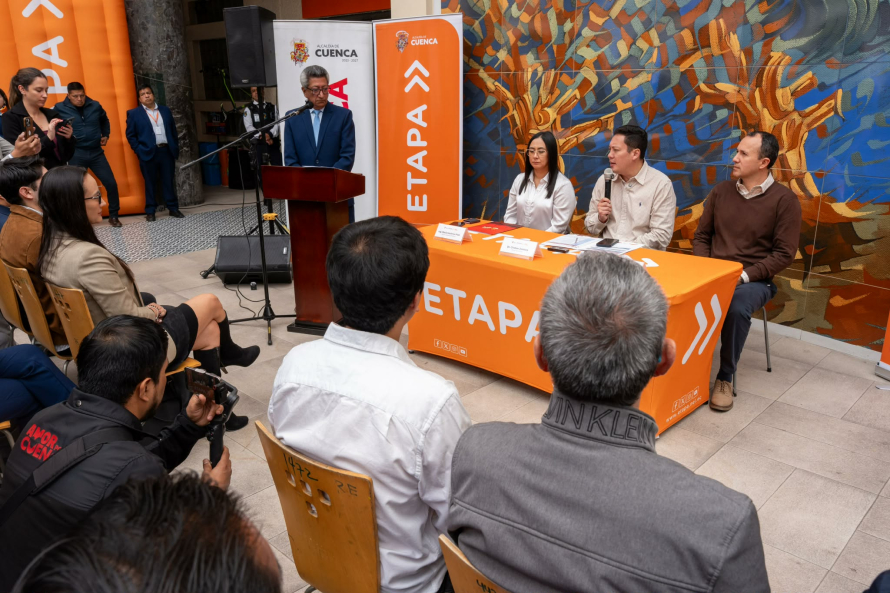 Con el propósito de impulsar el primer empleo para los profesionales recién graduados, ETAPA EP presentó oficialmente la Convocatoria “Ingenieros Jóvenes De ETAPA EP”, una iniciativa que forma parte de la Propuesta 38 del alcalde de Cuenca, Cristian Zamora, orientada a abrir espacios laborales para nuevos talentos en las dependencias de la Corporación Municipal.