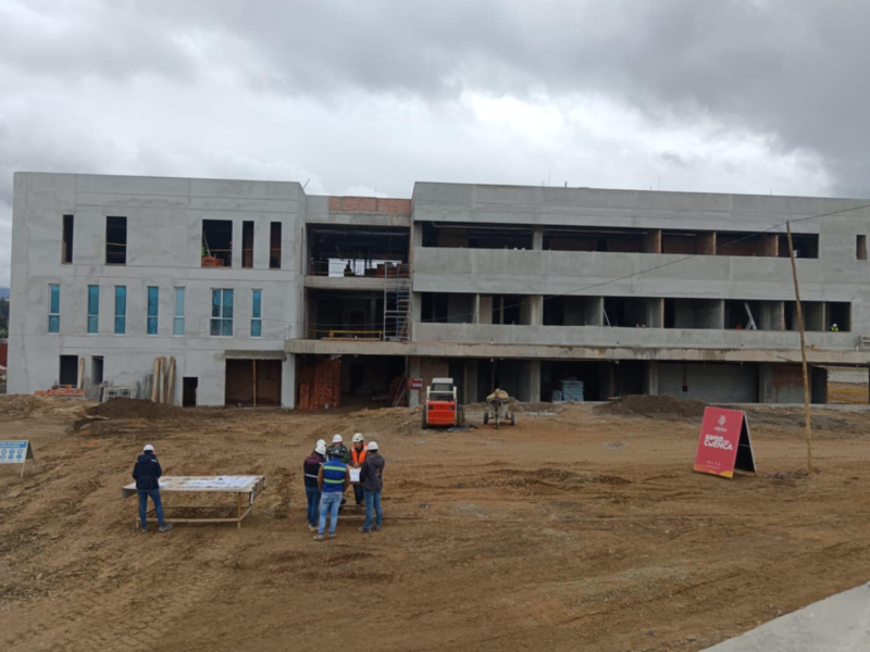 Hospital de la Ruralidad en El Valle registra avance del 45% en su infraestructura