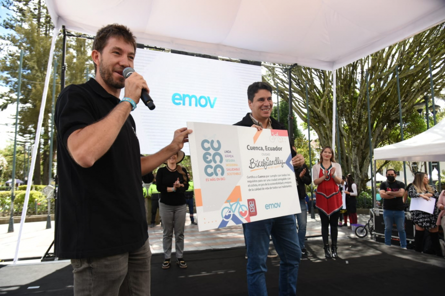 Cuenca se convierte en la primera ciudad Latinoamericana en recibir la Certificación BikeFriendly
