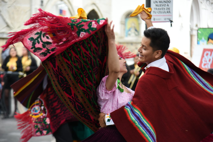 Cuenca se prepara para vivir el carnaval desde el arte y la cultura con una serie de actividades promovidas desde la Alcaldía de Cuenca y su Dirección Municipal de Cultura, entre ellas un importante desfile que convocará a diferentes actores, artistas, gestores, instituciones y la ciudadanía en general.