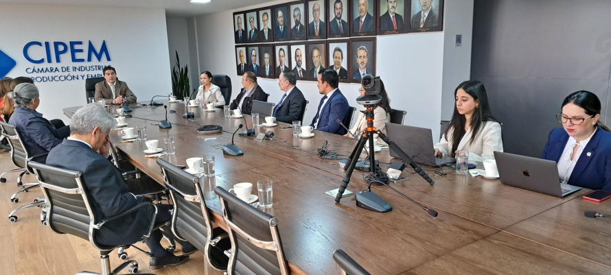 Alcaldía de Cuenca y CIPEM organizaron taller sobre sostenibilidad e inversión