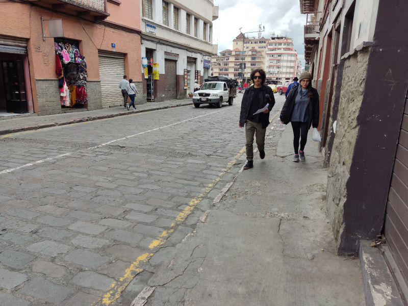 Municipio de Cuenca intervendrá desde el miércoles veredas de la Presidente Córdova