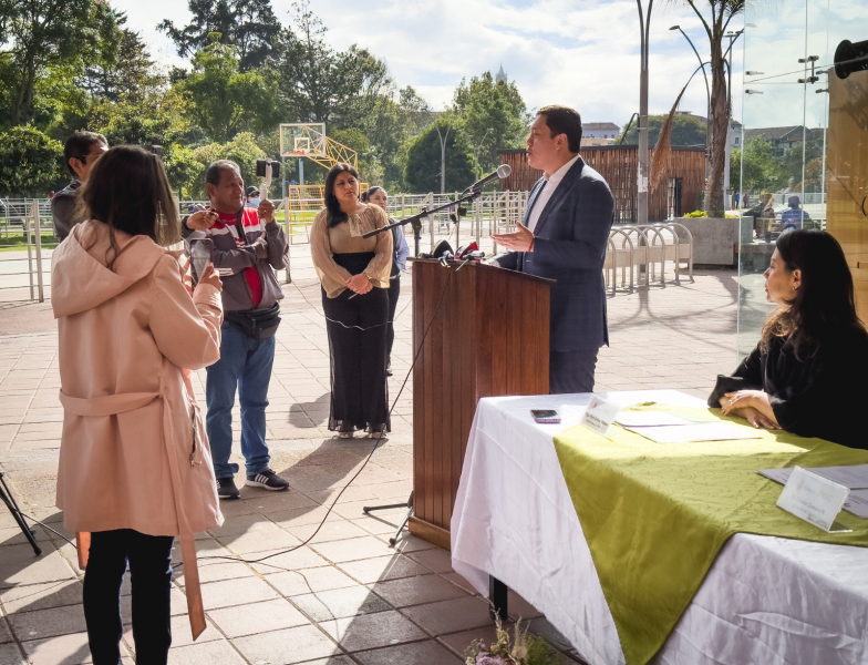 El Plan de siembra de un millón de árboles y plantas para Cuenca, alineado a la propuesta 13 del alcalde, Cristian Zamora, fue presentado a la ciudadanía, en el Planetario de la Ciudad.