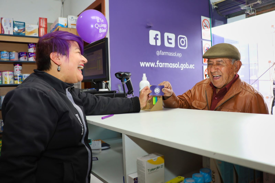 La Alcaldía de Cuenca a través de Farmasol EP, Fundación Municipal de la Mujer y el Niño y el GAD Parroquial Rural de Sayausí, inauguró este viernes 15 de septiembre un nuevo  Medisol – Sayausí.