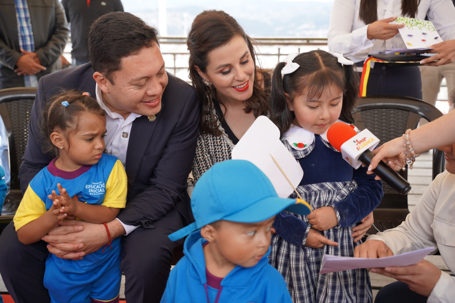 Cristian Zamora Cumple con la Propuesta 79: Más Espacios Educativos para Niñas y Niños de Cuenca