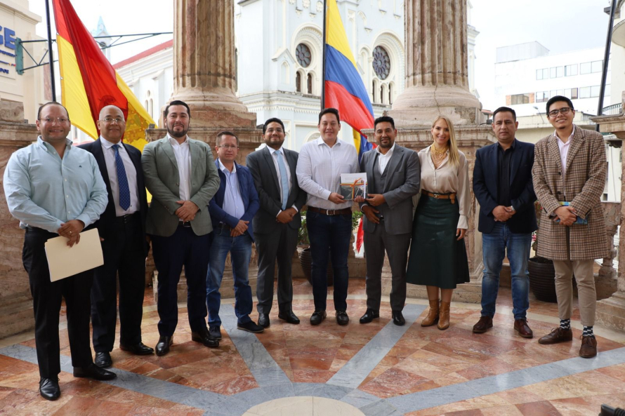  Cuenca y San Cristóbal juntos por la conectividad aérea y el turismo