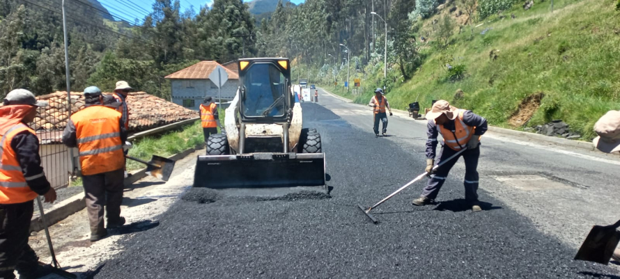 Alcaldía de Cuenca interviene las vías de acceso a la ciudad