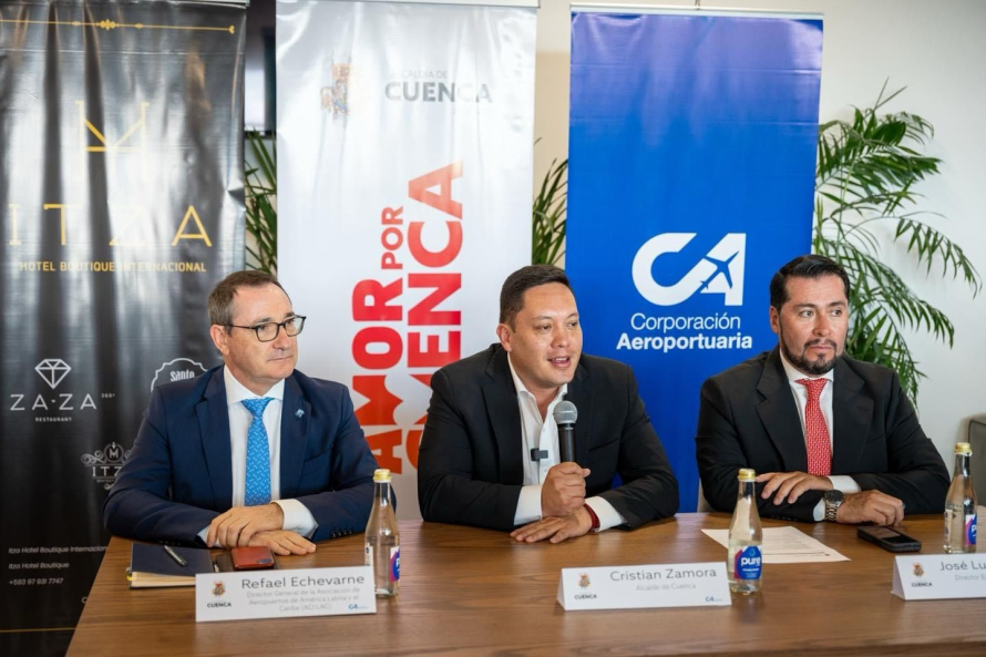    El día de hoy se llevó a cabo el lanzamiento oficial del Airport Day 2024, en el que escogió a Cuenca como sede de este evento en Ecuador, el cual se realizará por primera vez en el país. La iniciativa busca ampliar la industria aeronáutica y fortalecer los lazos de colaboración entre autoridades nacionales y representantes de los servicios aeroportuarios.