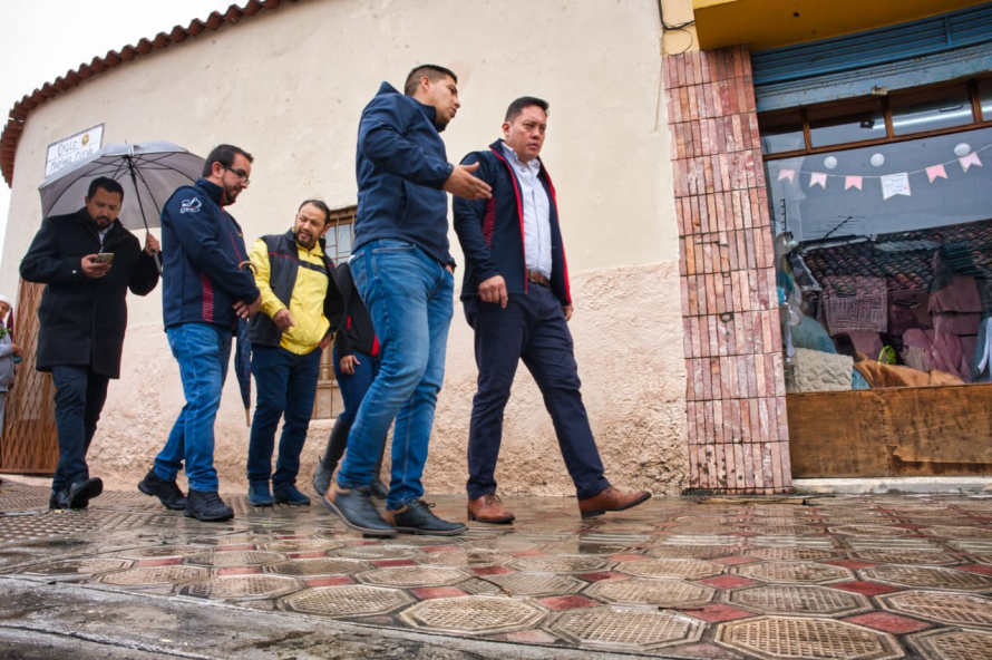 Alcalde Cristian Zamora recorrió trabajos de veredas en el Centro Histórico
