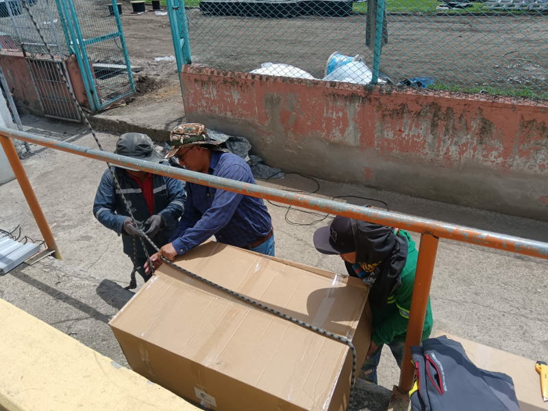 Desde el mediodía de hoy miércoles, el Municipio de Cuenca a través de la Unidad Ejecutora de Proyectos, inició con la instalación de las 210 luminarias que permitirán que el estadio Alejandro Serrano Aguilar, mejore su iluminación que posibilitará que la Confederación Sudamericana de Fútbol, (CONMEBOL); avale este escenario para disputar el partido de la Copa Sudamérica, ante el Libertad de Loja. 