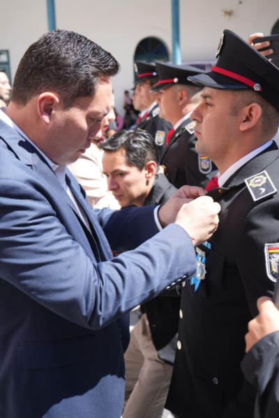 La Guardia Ciudadana de Cuenca conmemoró hoy, viernes 13 de junio, con un acto protocolar su vigésimo cuarto aniversario de vida; institución que vela por el orden y control, además brinda apoyo solidario y auxilio inmediato para garantizar la seguridad ciudadana.