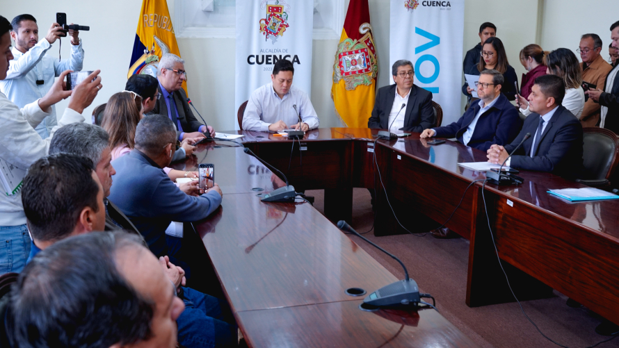 EMOV EP concluye entrega de títulos habitantes para el transporte público y comercial