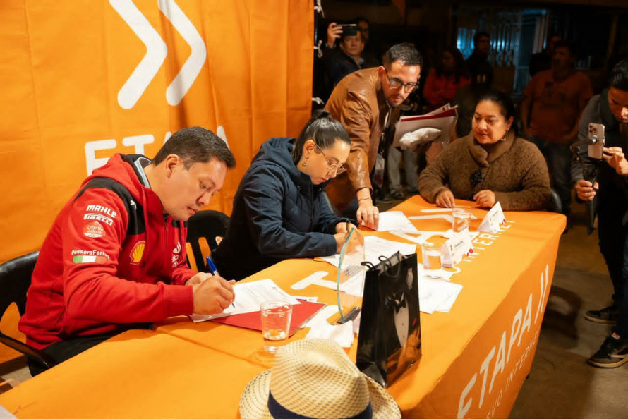 La Corporación Municipal, a través de ETAPA EP, continúa ejecutando obras que transforman la calidad de vida de las familias cuencanas, como parte de las 101 propuestas del alcalde Cristian Zamora. En esta ocasión, se inauguran nuevas obras de alcantarillado en el sector Tierras Coloradas, de la parroquia Sinincay, y en la calle Nobel, de la parroquia Bellavista.