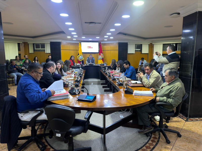 El Concejo Cantonal de Cuenca, en sesión extraordinaria aprobó este jueves las Obras de Beneficio General (OBG) para el ejercicio económico 2026, luego de contar con los informes por parte de la dirección de Planificación Territorial y de haber analizado los detalles mediante talleres.