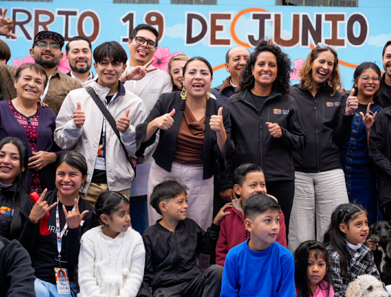El Municipio de Cuenca inauguró las intervenciones realizadas en el Barrio 19 de Junio, un espacio renovado con la participación de jóvenes y vecinos, en el marco del programa Safe and Sound Cities (Ciudades Seguras y Tranquilas), que promueve entornos urbanos más seguros, inclusivos y pensados para la convivencia.