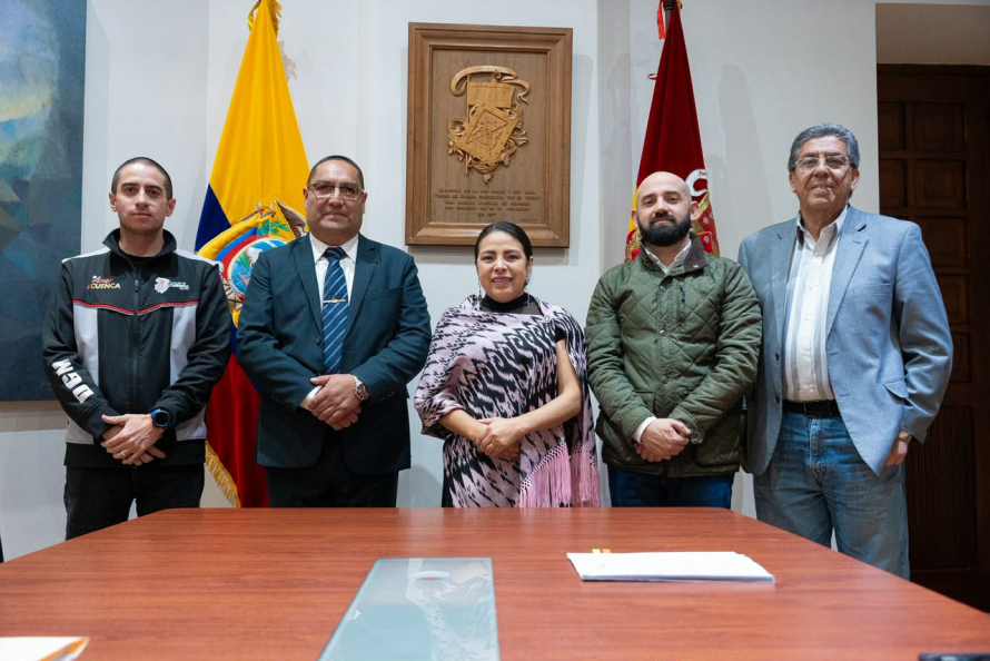  En sesión extraordinaria del Directorio de EMOV EP se designó al doctor Edison Gilberto Moscoso Vásquez como nuevo gerente de la institución.