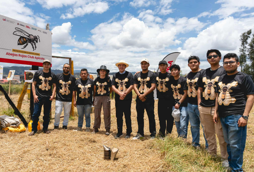 Promover la biodiversidad y sostenibilidad a través de la conservación de polinizadores urbanos, es el concepto ganador del proyecto: “Abejas Cuenca”, que obtuvo el primer lugar en el concurso en la categoría Acción Climática Juvenil.