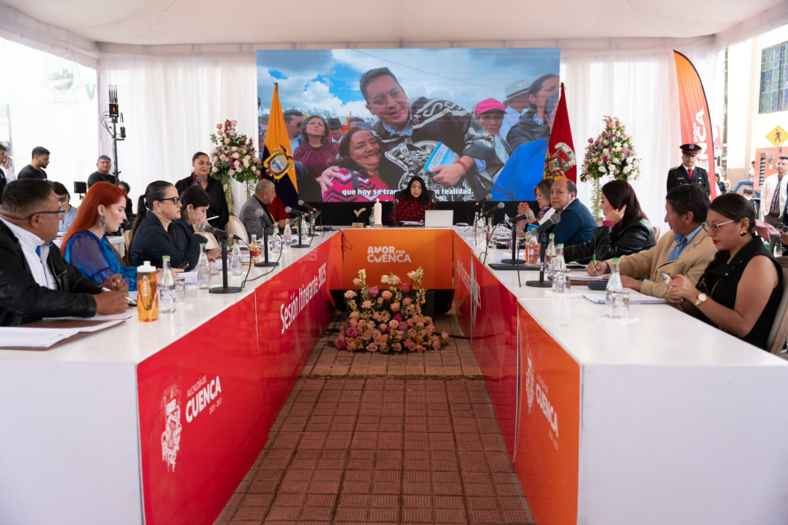 Por primera vez el Concejo Cantonal de Cuenca sesionó en Victoria del Portete y lo hace en un día histórico en la lucha y defensa de las mujeres para erradicar la violencia