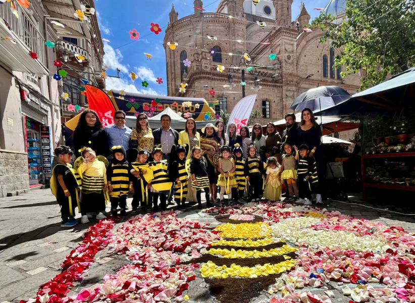   La Alcaldía de Cuenca, a través de la Dirección de Desarrollo Social y Productivo, inauguró este miércoles 20 de mayo la tercera edición del “Colmena Fest 2026”, una iniciativa que reúne a productores apícolas de distintos sectores del cantón y que se ha consolidado como uno de los principales espacios de promoción de la apicultura y la economía local.