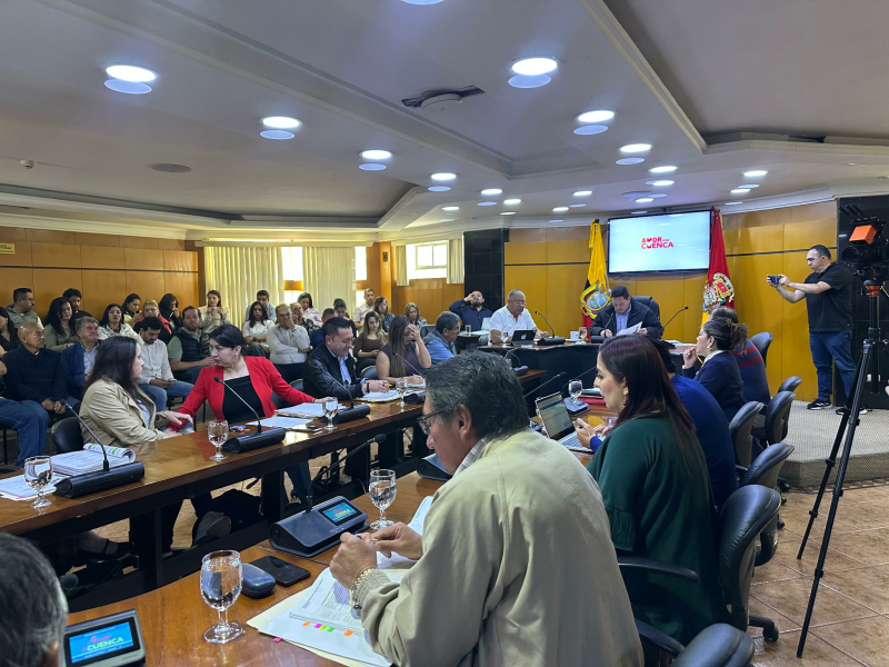 En sesión del Concejo Cantonal de Cuenca, se aprobó con dos votos en contra de las concejales Diana Gonzales y Agustina Peñafiel, en segundo debate el Presupuesto del Gobierno Autónomo Descentralizado Municipal del Cantón Cuenca, para el ejercicio económico 2026 y Plan Operativo Anual (POA) 2026.