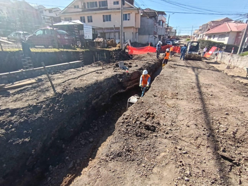 En total12 nuevas calles pasarán de tierra a pavimento rígido, a través de los trabajos que inició la Unidad Ejecutora de Proyectos del Municipio de Cuenca. Las obras tienen una inversión de USD 2.192.172.