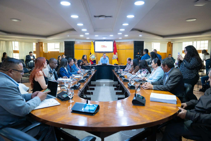 En sesión extraordinaria del Ilustre Concejo Cantonal presidida por el alcalde, Cristian Zamora Matute Ph.D. se discernieron las preseas que se entregarán en la Sesión Solemne conmemorativa de los 205 años de Independencia de Cuenca.