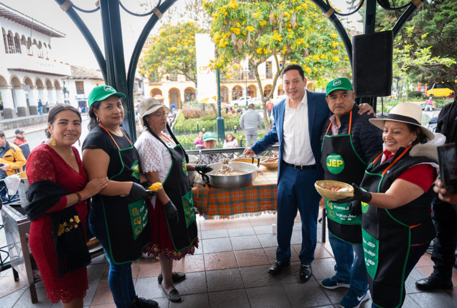 El lanzamiento oficial del festival se realizó la mañana del martes 22 de julio en la glorieta del Parque Calderón, con una degustación simbólica que encantó a los ciudadanos que transitaban por el lugar. Este festival no solo celebra la tradición culinaria local, sino que dinamiza la economía de las parroquias rurales y fomenta el turismo gastronómico, uno de los pilares estratégicos de esta administración.